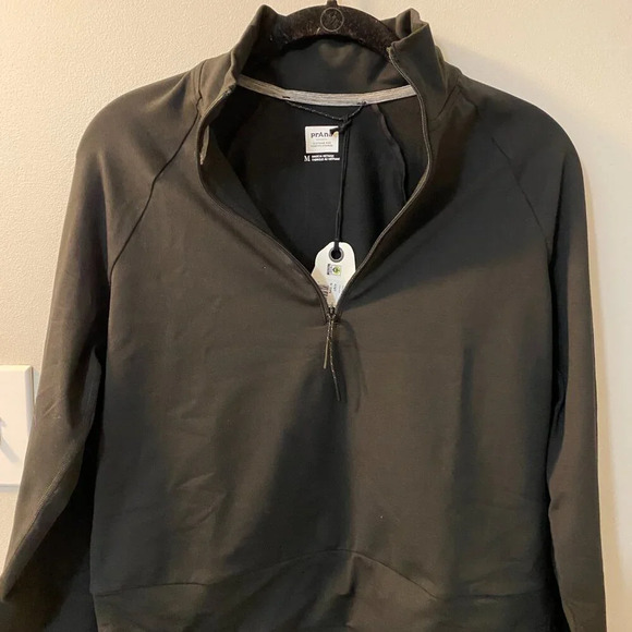 Prana NWT Ice Flow Half Zip cropped black top size medium with UPF 50. - Picture 7 of 9